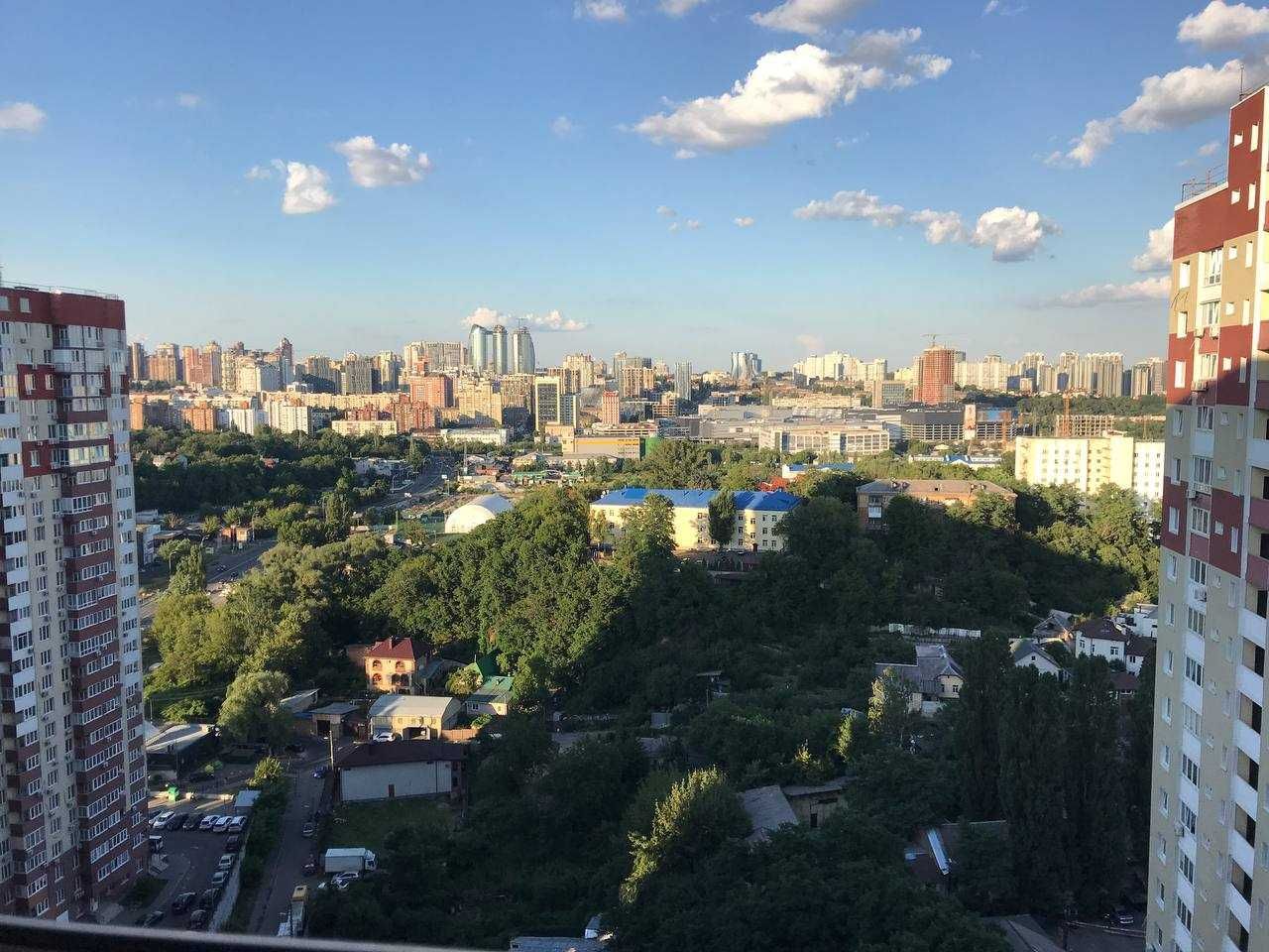 Ясинуватський провулок, Метро Деміївська, ЖК The Lakes