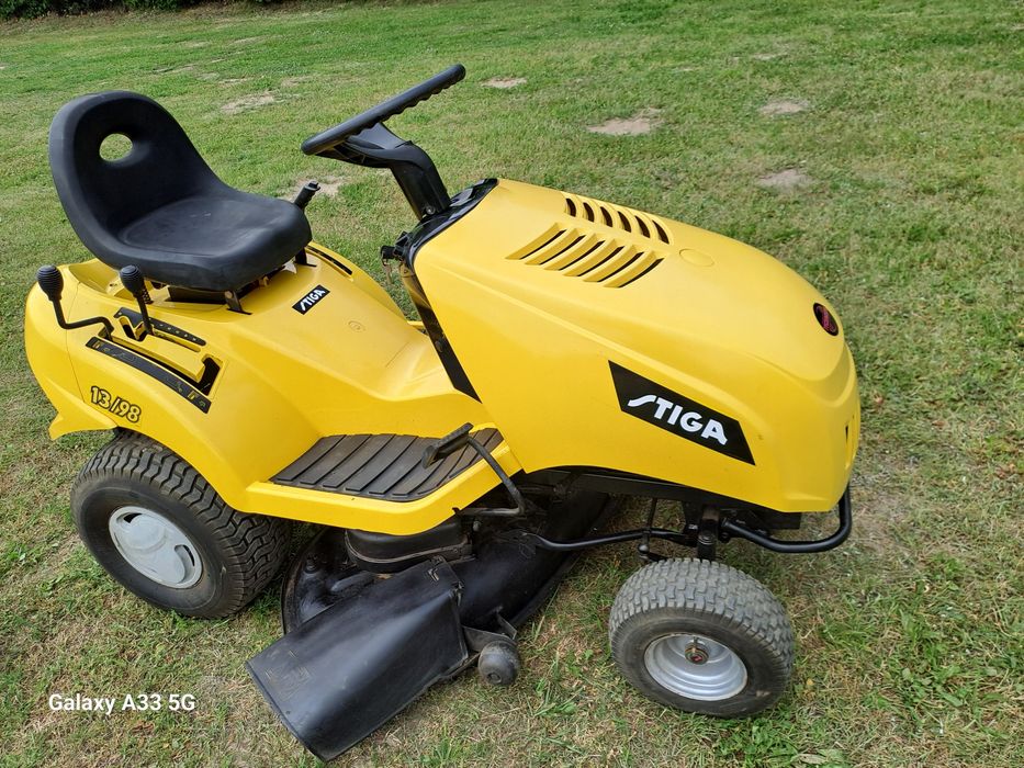 Traktorek kosiarka stiga ,wyrzut boczny ,2 noże  zdrowa orginal