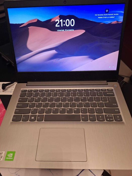 Laptop Lenovo Ideapad Intel i3, srebrny, grafika NVIDIA, super stan