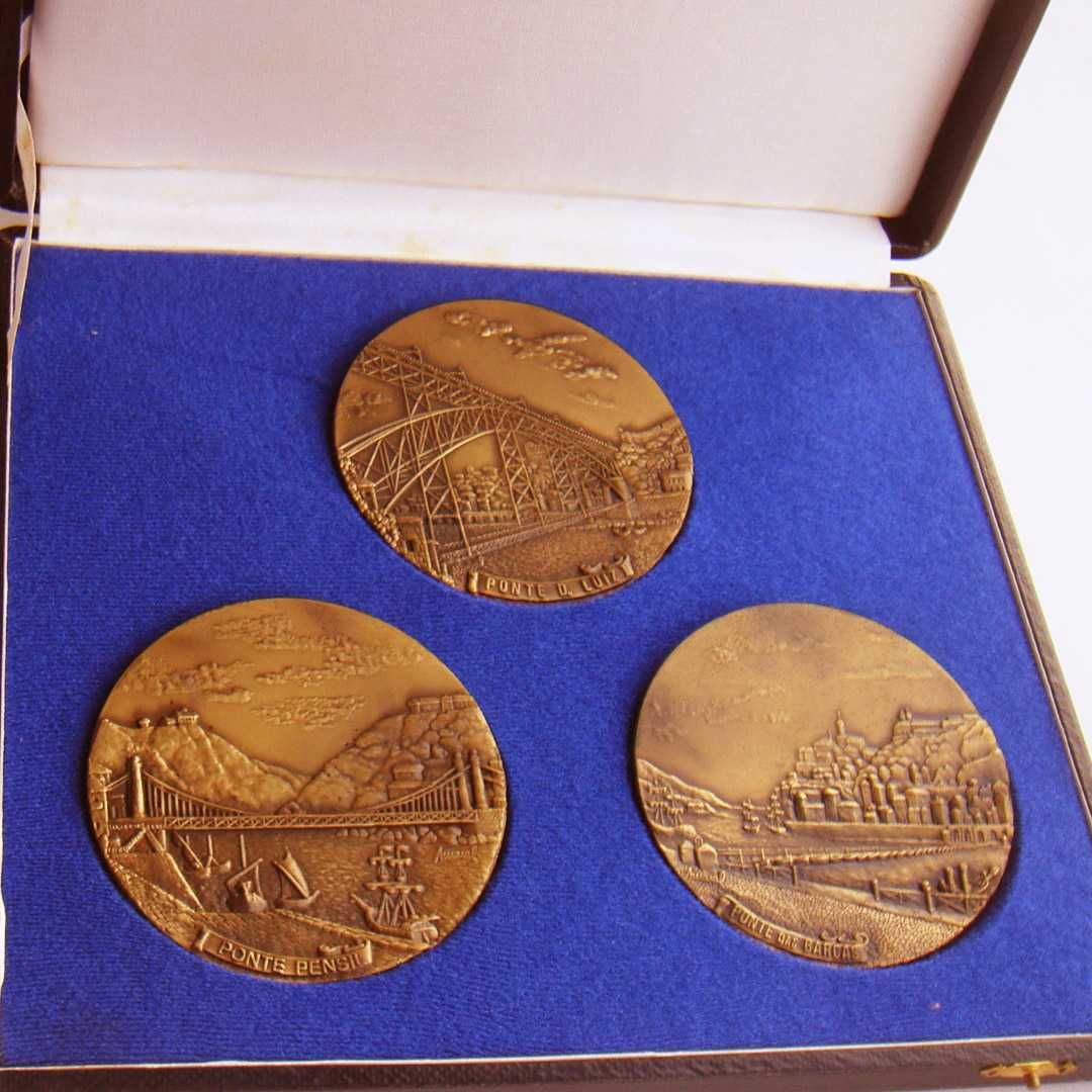 Conjunto de 3 Medalhas de Bronze da Ponte D Luís I, Barcas em Estojo
