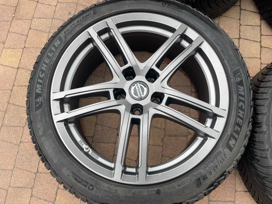 3854. Koła zimowe Nissan Juke Qashqai 5x114.3 225/45/19 6.5/8mm