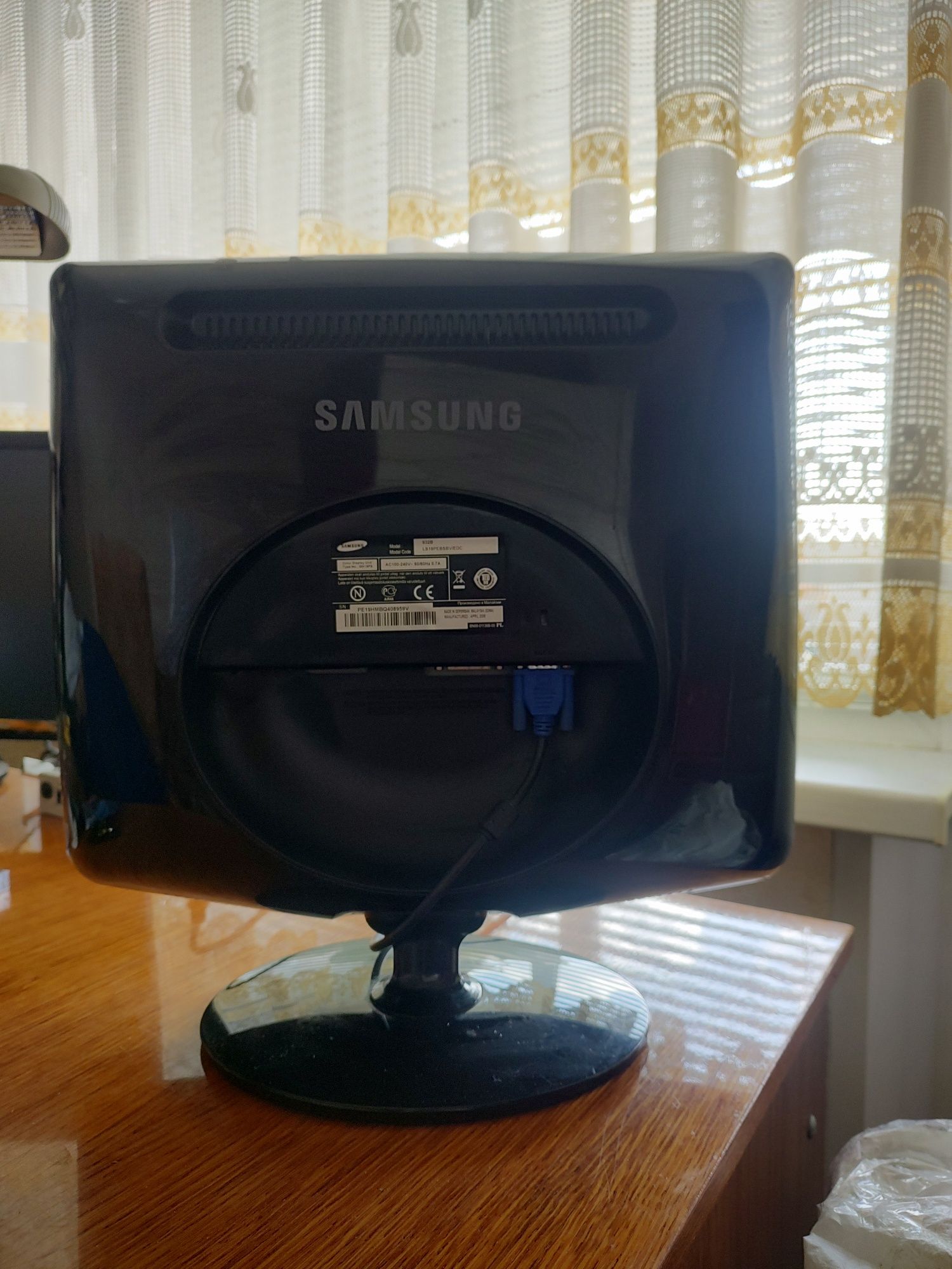 Монитор Samsung SyncMaster 932b 1280x1024.