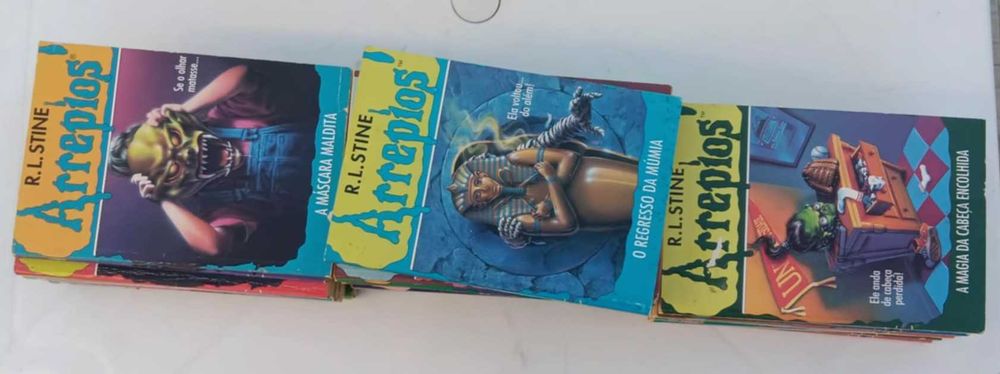 26 livros da coleção "Arrepios" - R.L.Stine