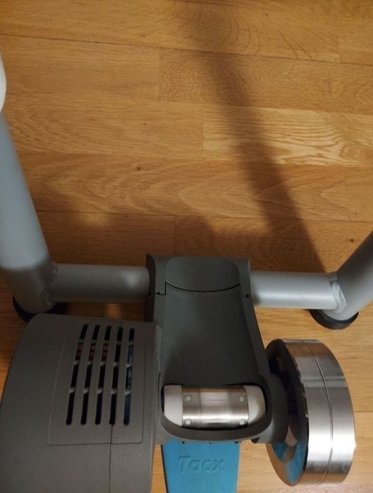 Trenażer interaktywny trening w domu Tacx Bluetooth Ant+ Zwift Rouvy