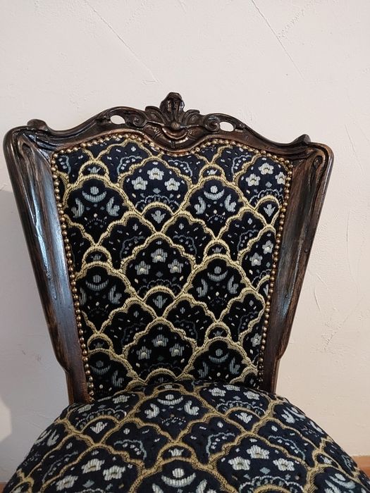 Sprzedam.stare krzesło