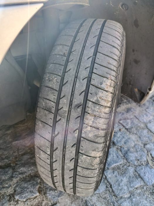 Citroën C4 2 ou 5 lugares