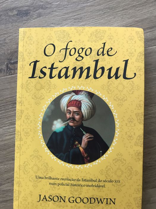 Livro - O fogo de istambul - romance/ policial/ ficção - Porto editora
