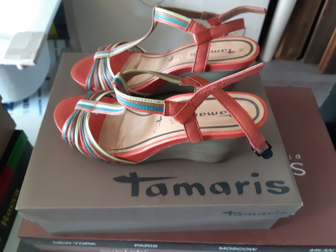 Продаю жіночі босоніжки  Tamaris