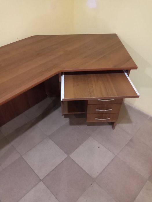 Стол офисный