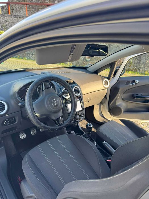 Opel Corsa Black Edition
