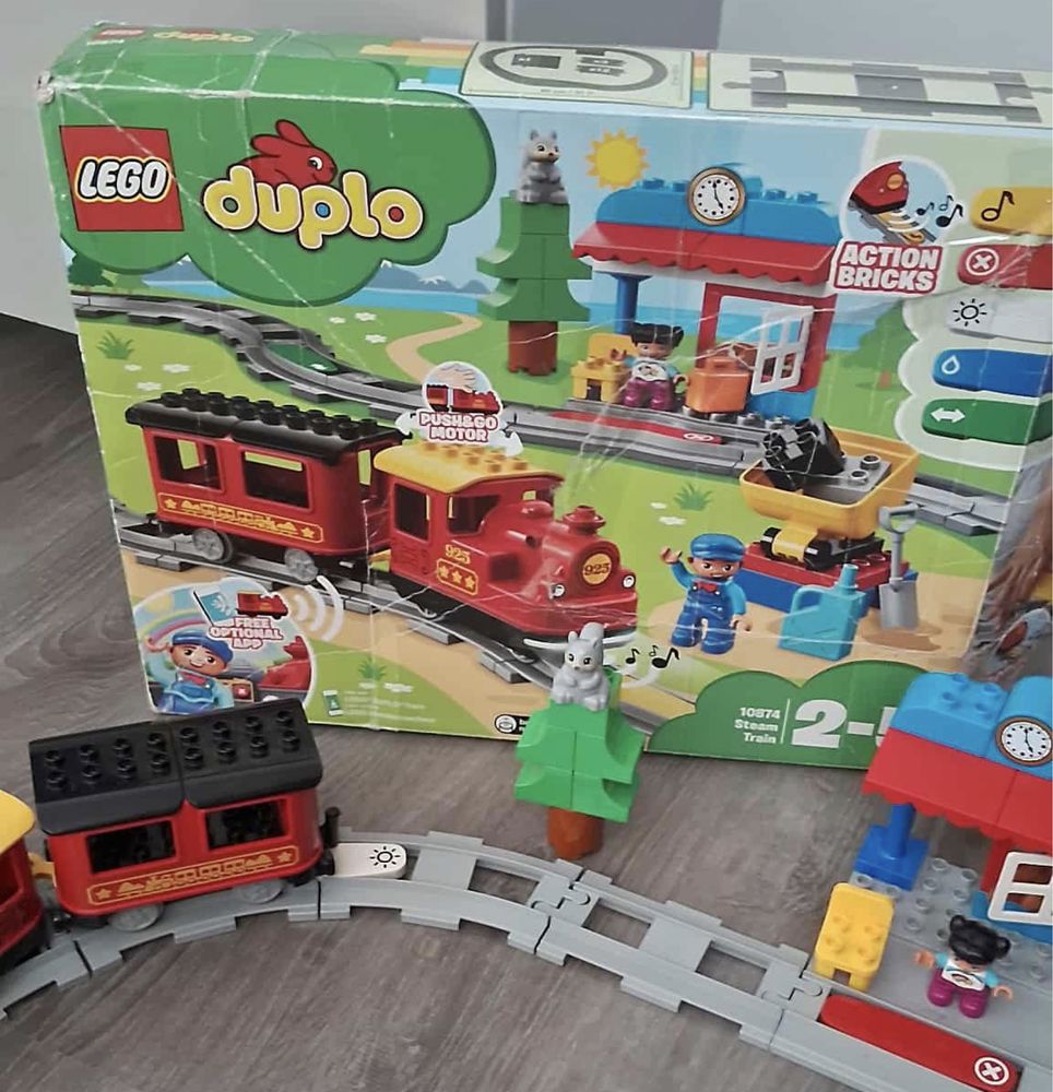 Конструктор LEGO DUPLO Town Паровоз