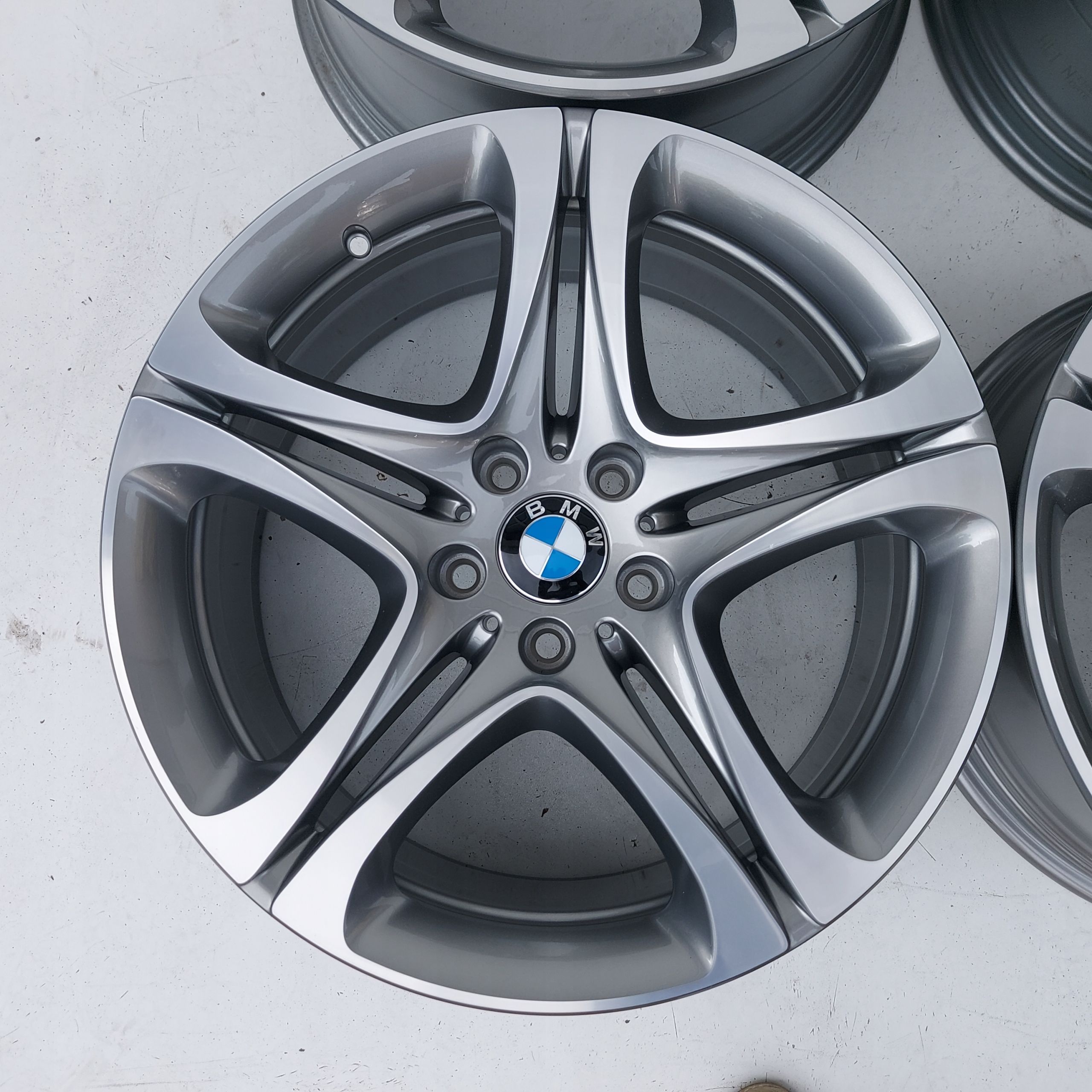 BMW F10 F11 F12 F13 F01 F30 F31 X3 F25 5x120 19''