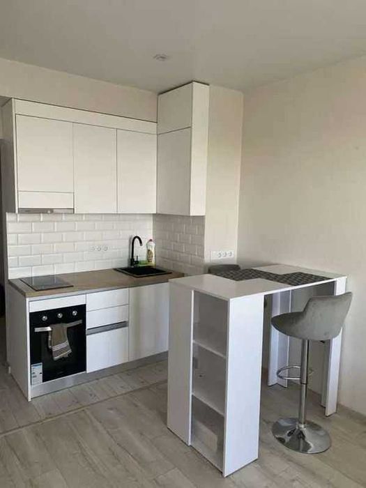 Оренда квартири-студії на вул. Феодосійська