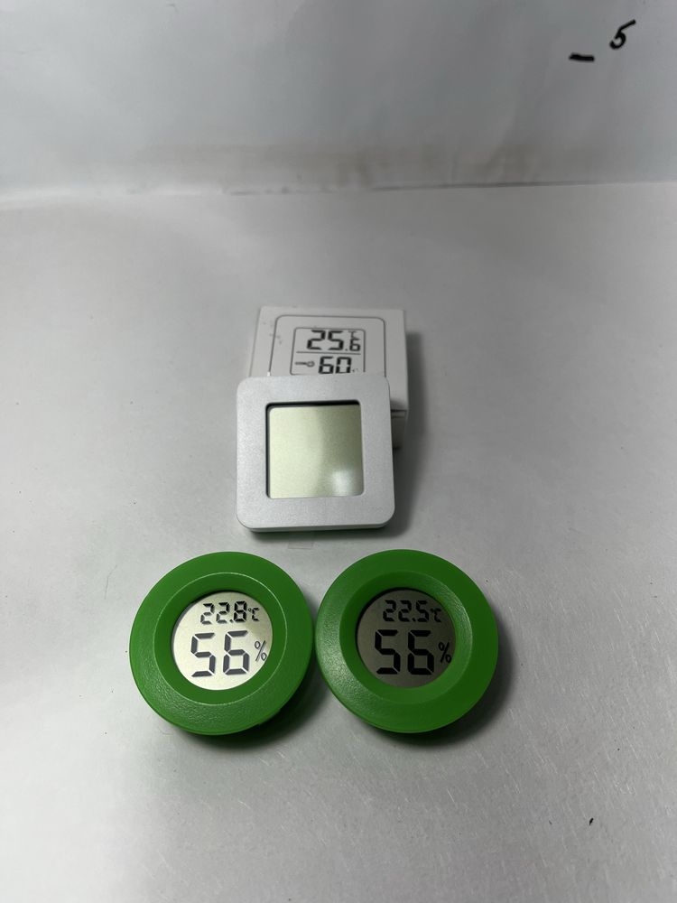 Гігрометр, термометр лійка для поливу опори секатор