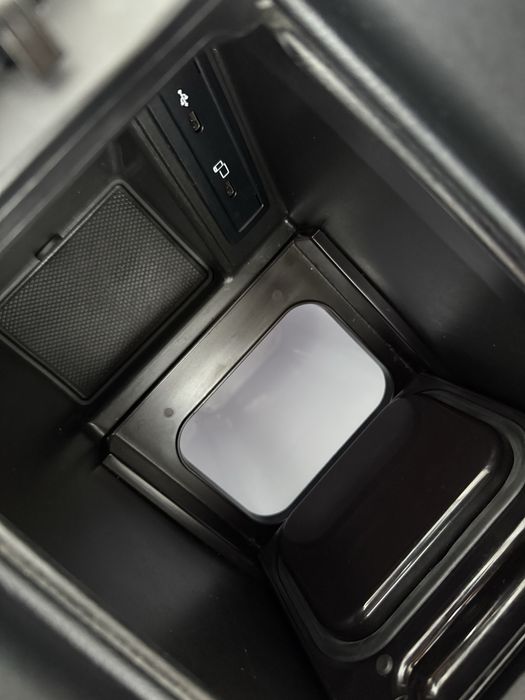 Центральна консоль підлокітник холодильник Веклас 447 Vito V-class