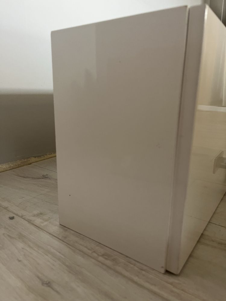 Szafka wisząca/łazienkowa/kuchenna biała 60x30x21 cm