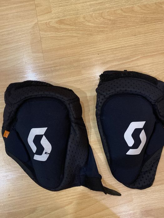 Наколенники scott grenade evo