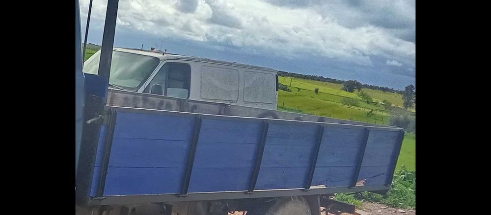 Vendo carrinha de caixa aberta boa estado com o nova