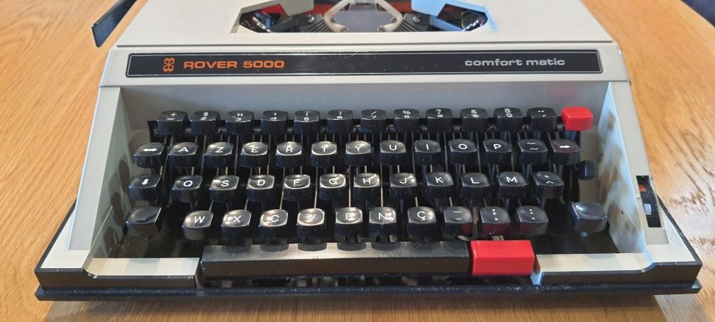 Máquina de escrever Rover 5000