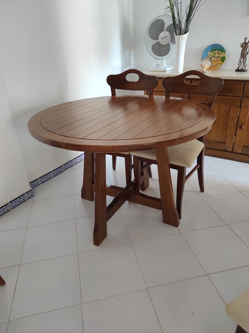 Mesa madeira maciça redonda + 4 cadeiras