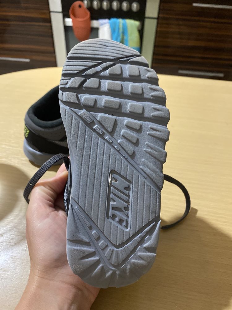 Nike кросовки 27 р