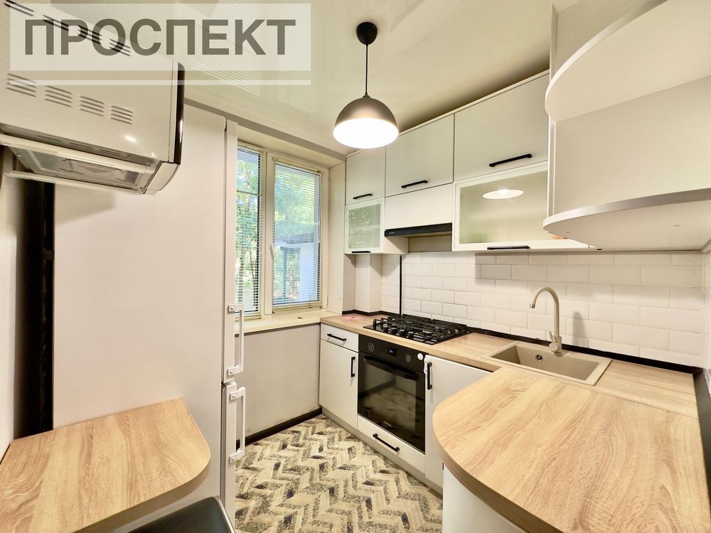Продам 2 кімн.квартиру з Евро-ремонтом вул. Лебединська ( р-н АТБ).