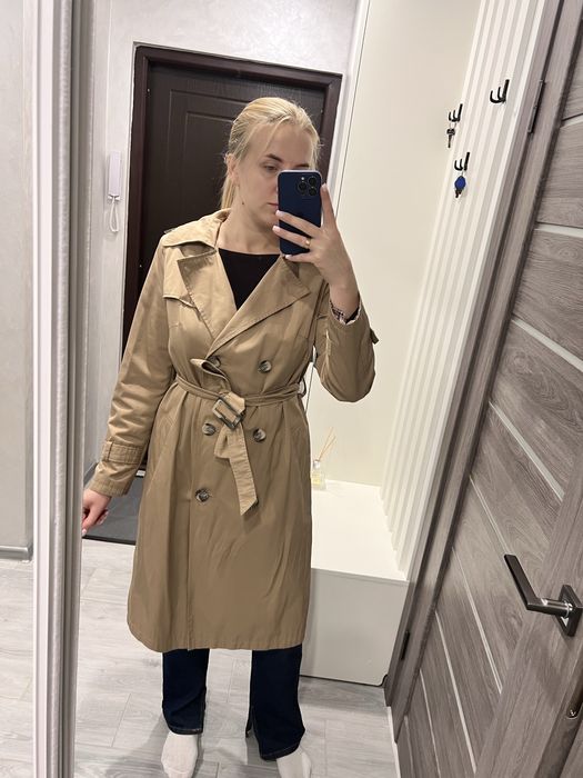 Продам тренч світло-бежевого кольору!