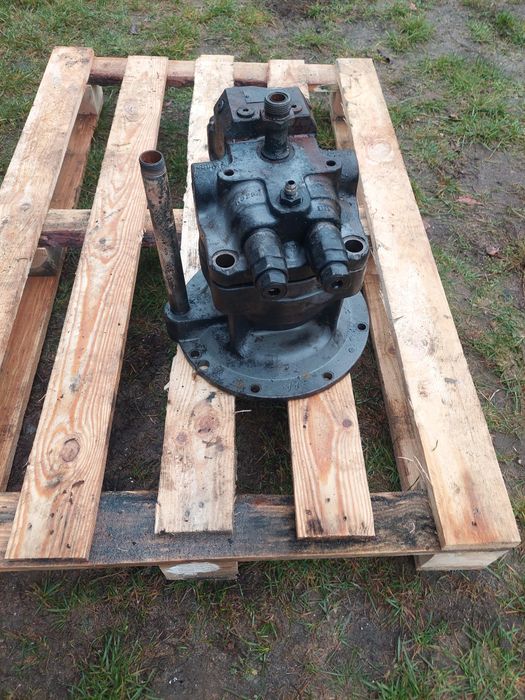 Silnik obrotu hitachi zx 180 200 .220. 472336.2.