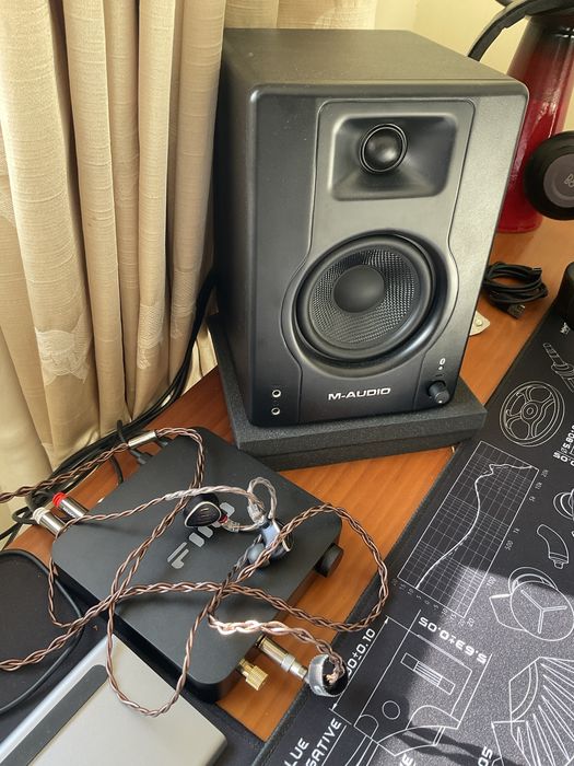 Monitores M-Audio 4inc+ phones Eikon H1000 + misturadora Ddj200