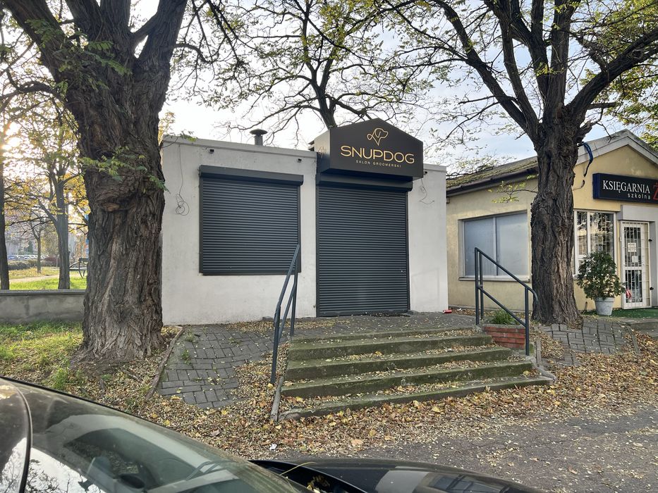 ! Okazja ! Pawilon handlowy ! Miedzy dwoma szkołami !