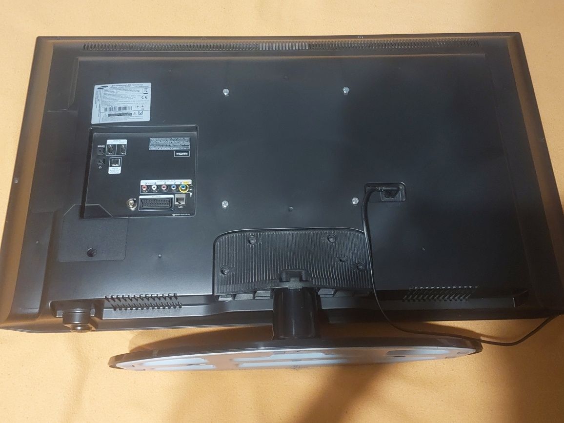 Led телевизор LG 40 дюймов модель UE40EH5007K
