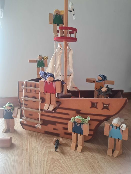 Navio Pirata em madeira