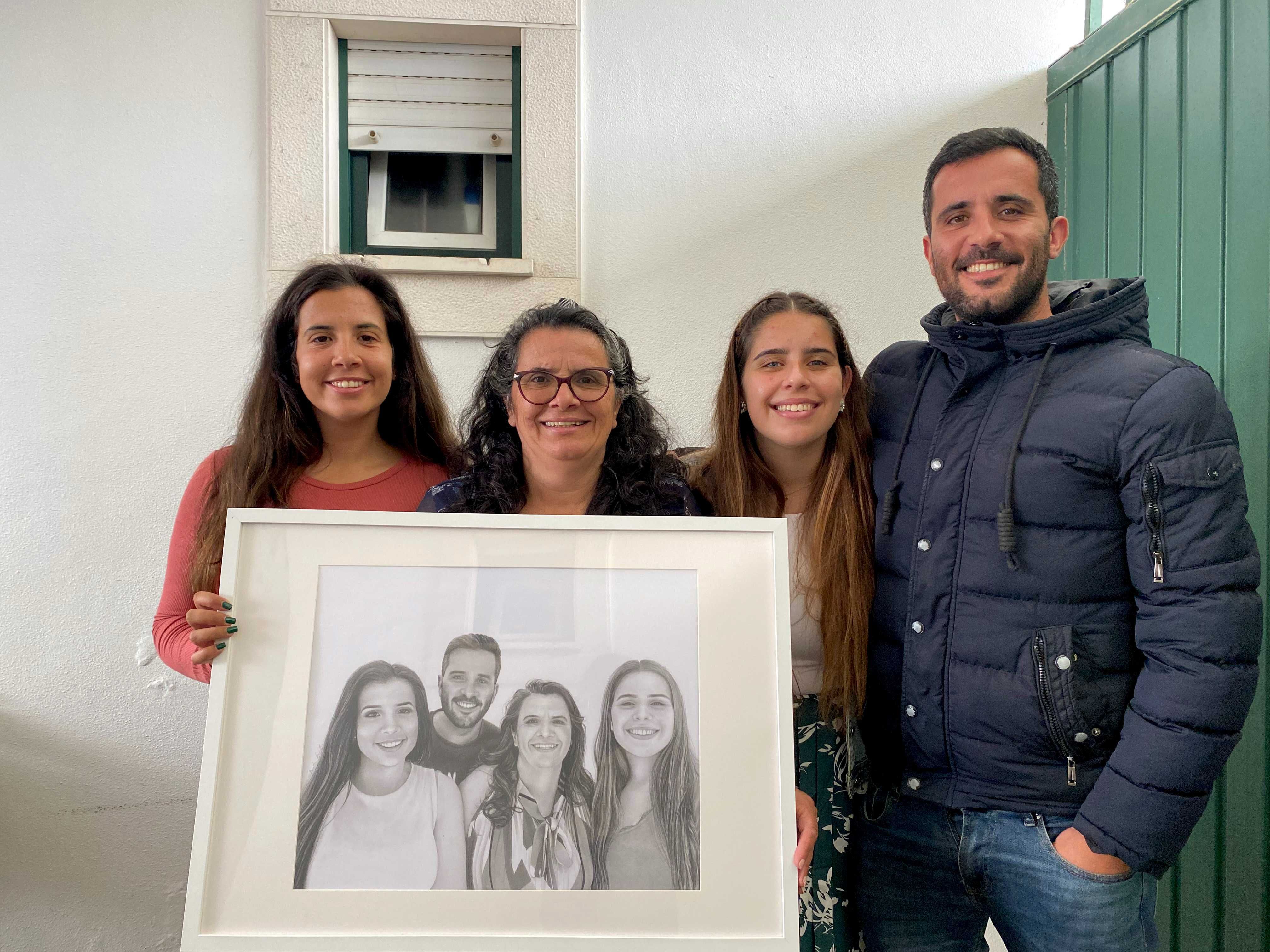Desenhos Realistas Personalizados – Retratos por Encomenda