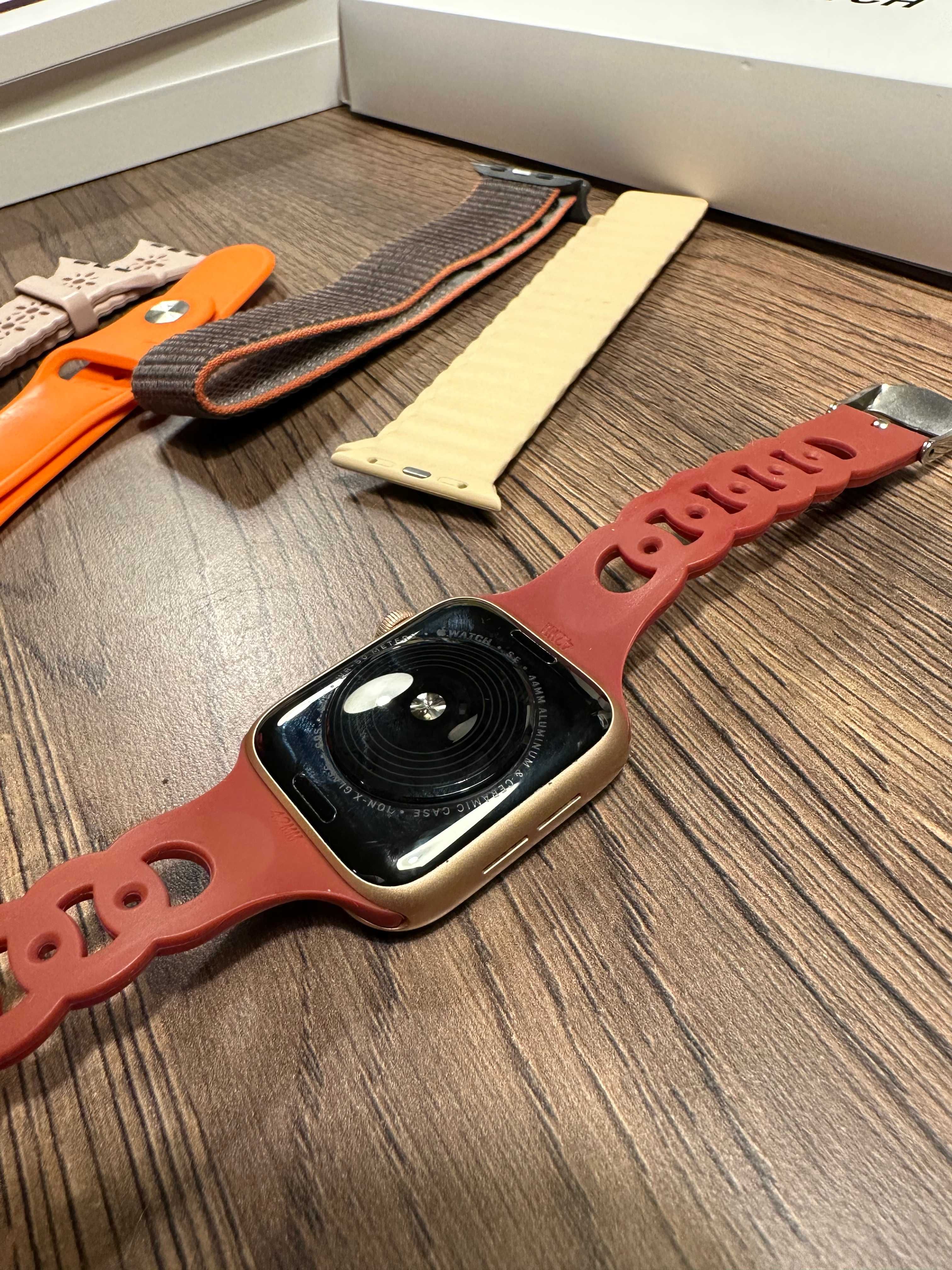 Apple Watch SE 44mm, polska dystrybucja. 5 pasków w zestawie.