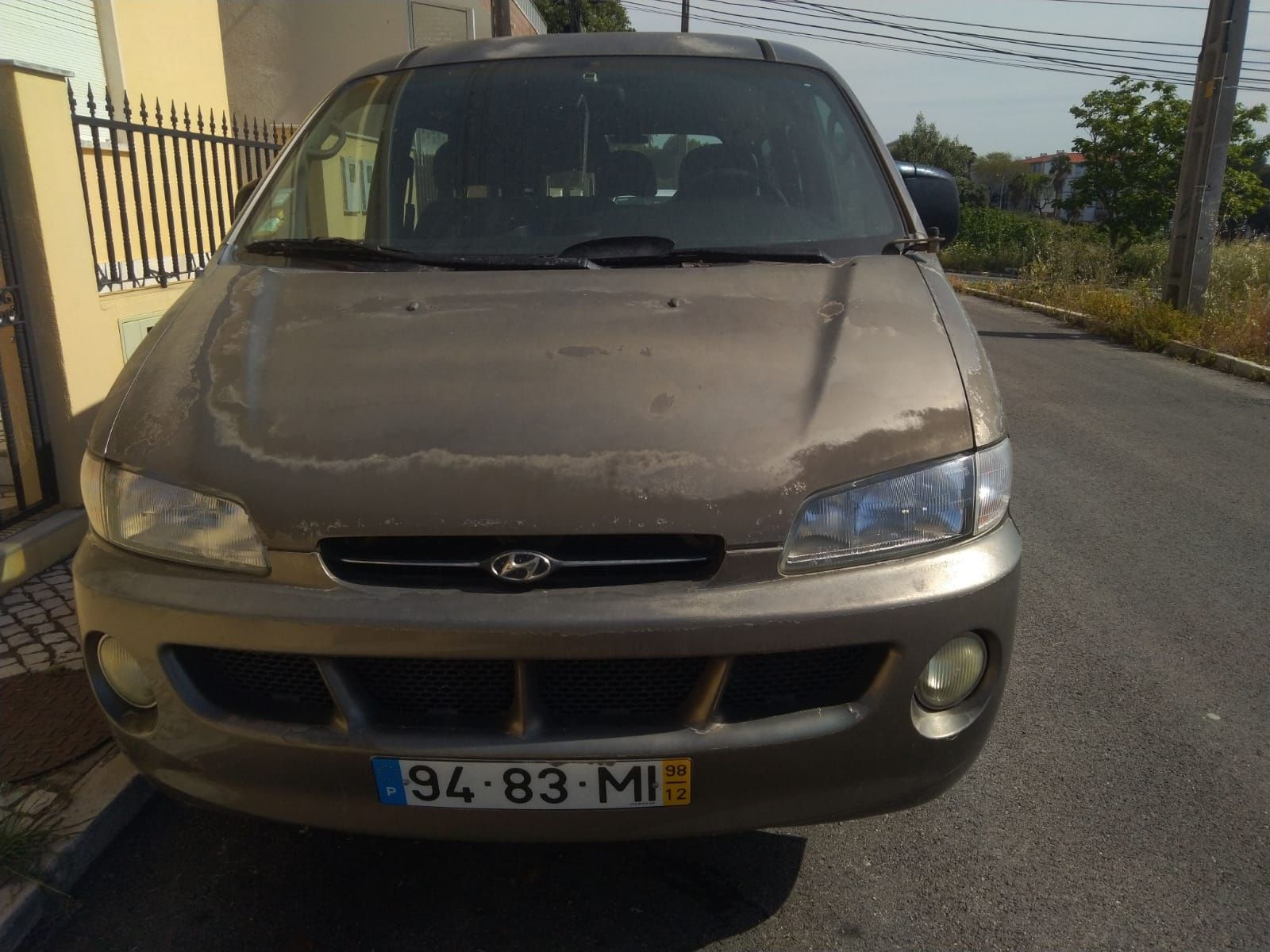 Carrinha Hyundai H1 de 9 lugares, de 1998