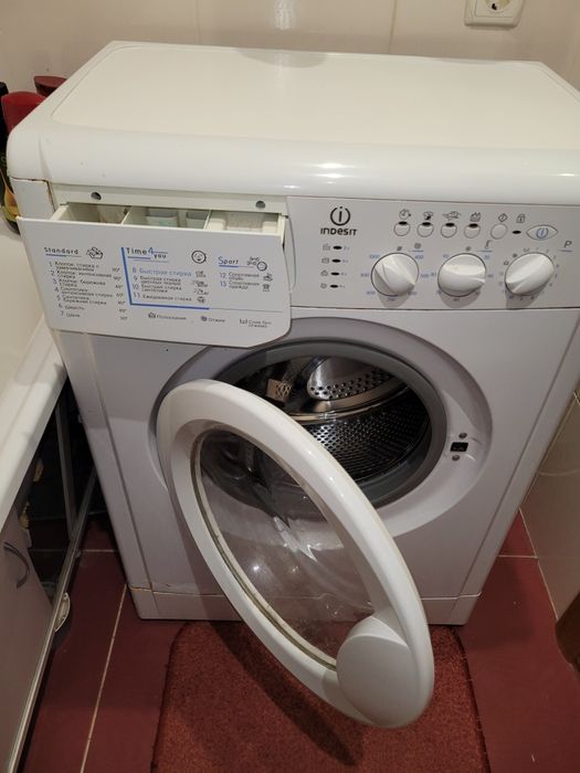 Пральна машина INDESIT модель wisl103