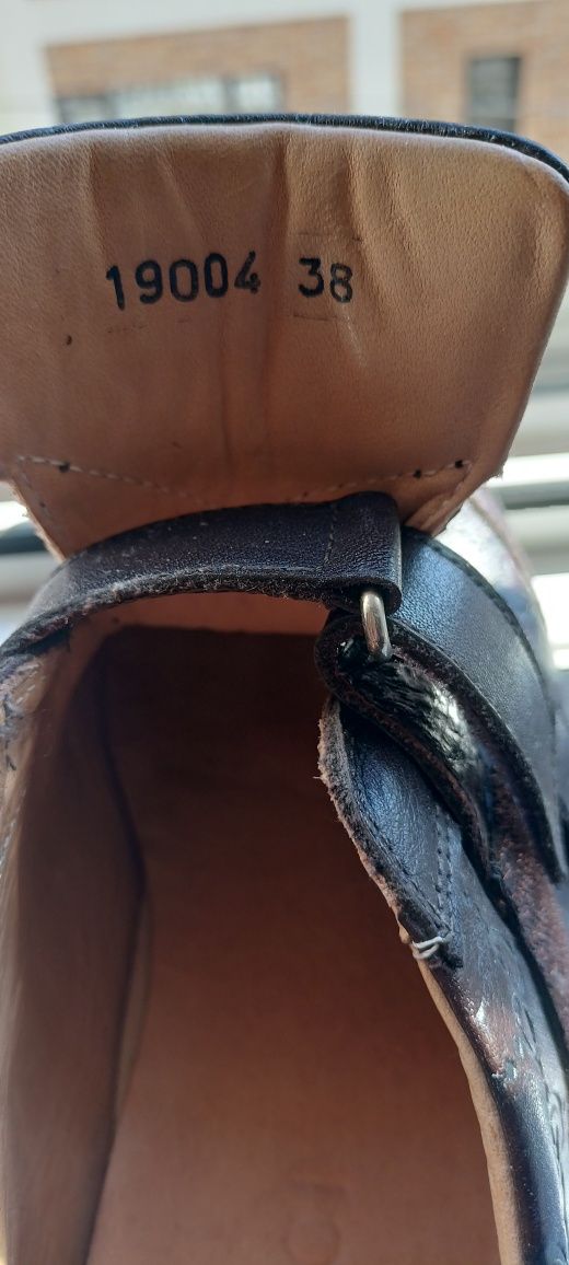 Кросівки Gucci. Шкіряні. Розмір 38