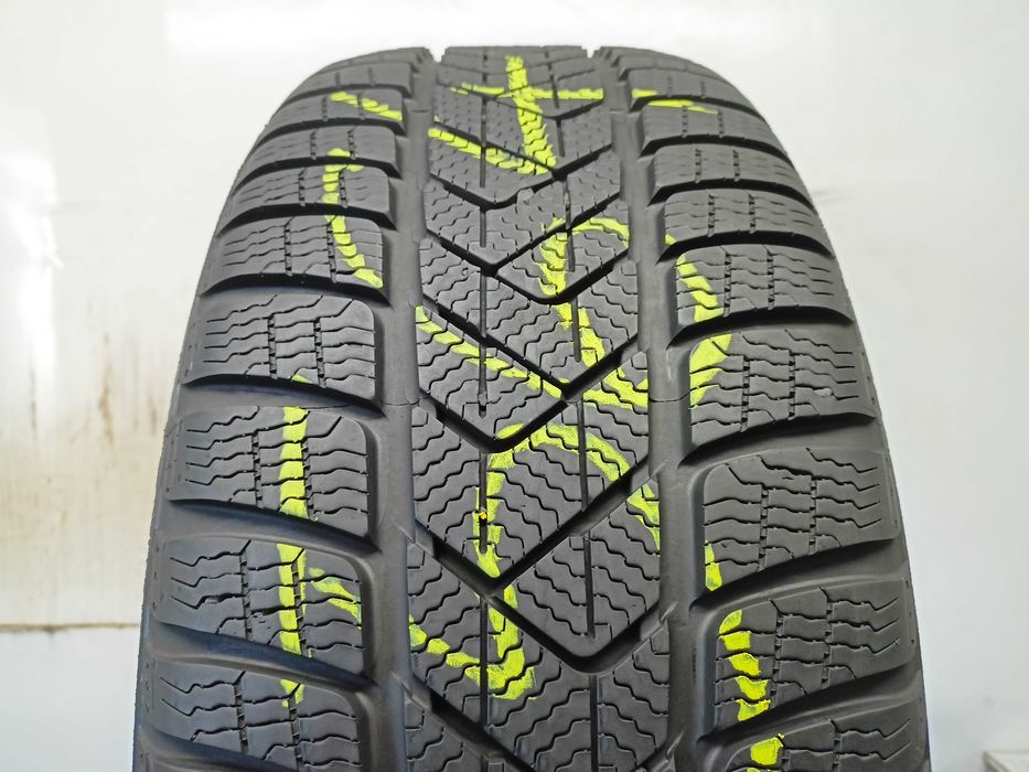 Pirelli SottoZero 3 RSC 225/50/17 2022r. 98H 7mm (564)