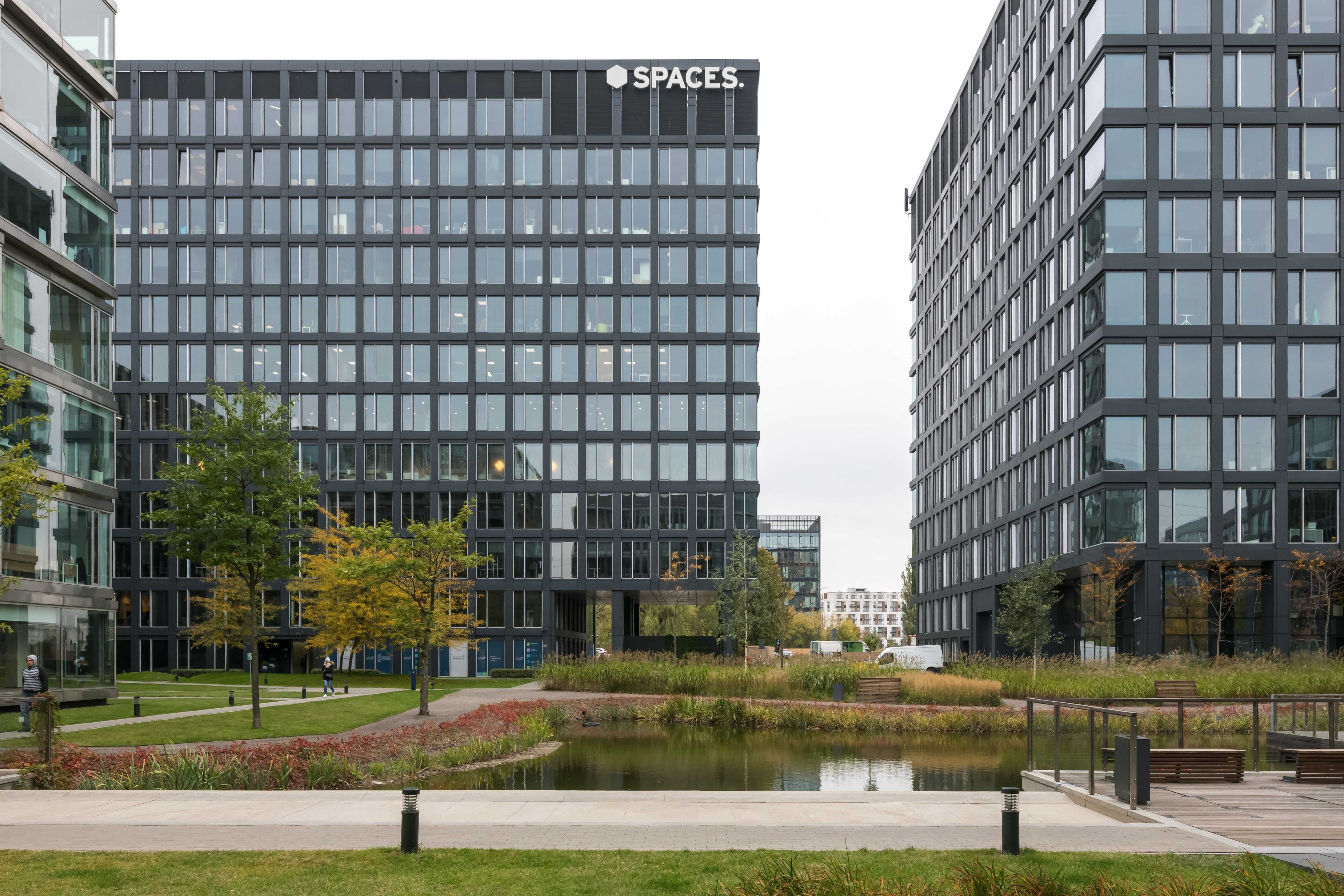 Wynajem biura w Warszawie:Prywatna 1-2-osobowa w Spaces Platinium