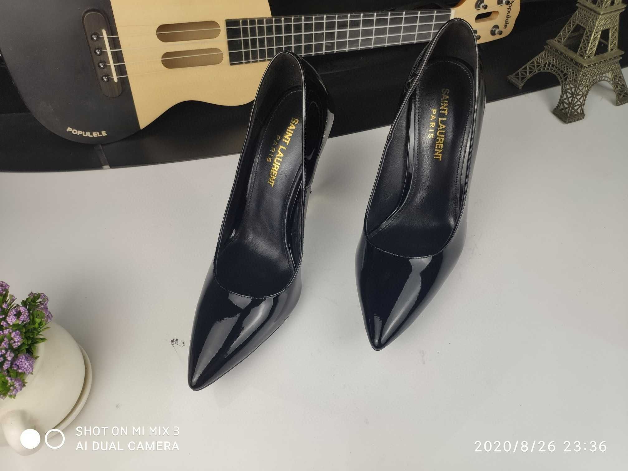 Nowe YSL Szpilki lakierowane od reki