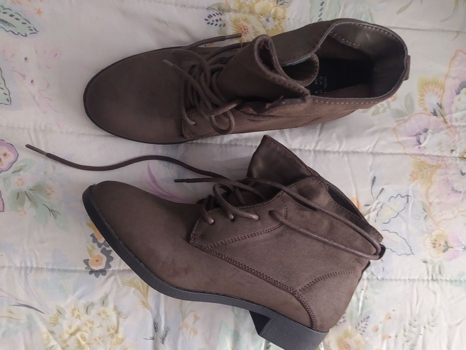 Botins Novos catanhos, tam 37