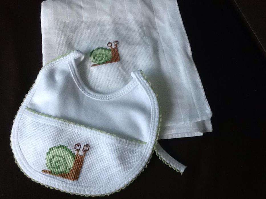 Conjuntos Babete e Fralda para Bebé-Bordados à mão