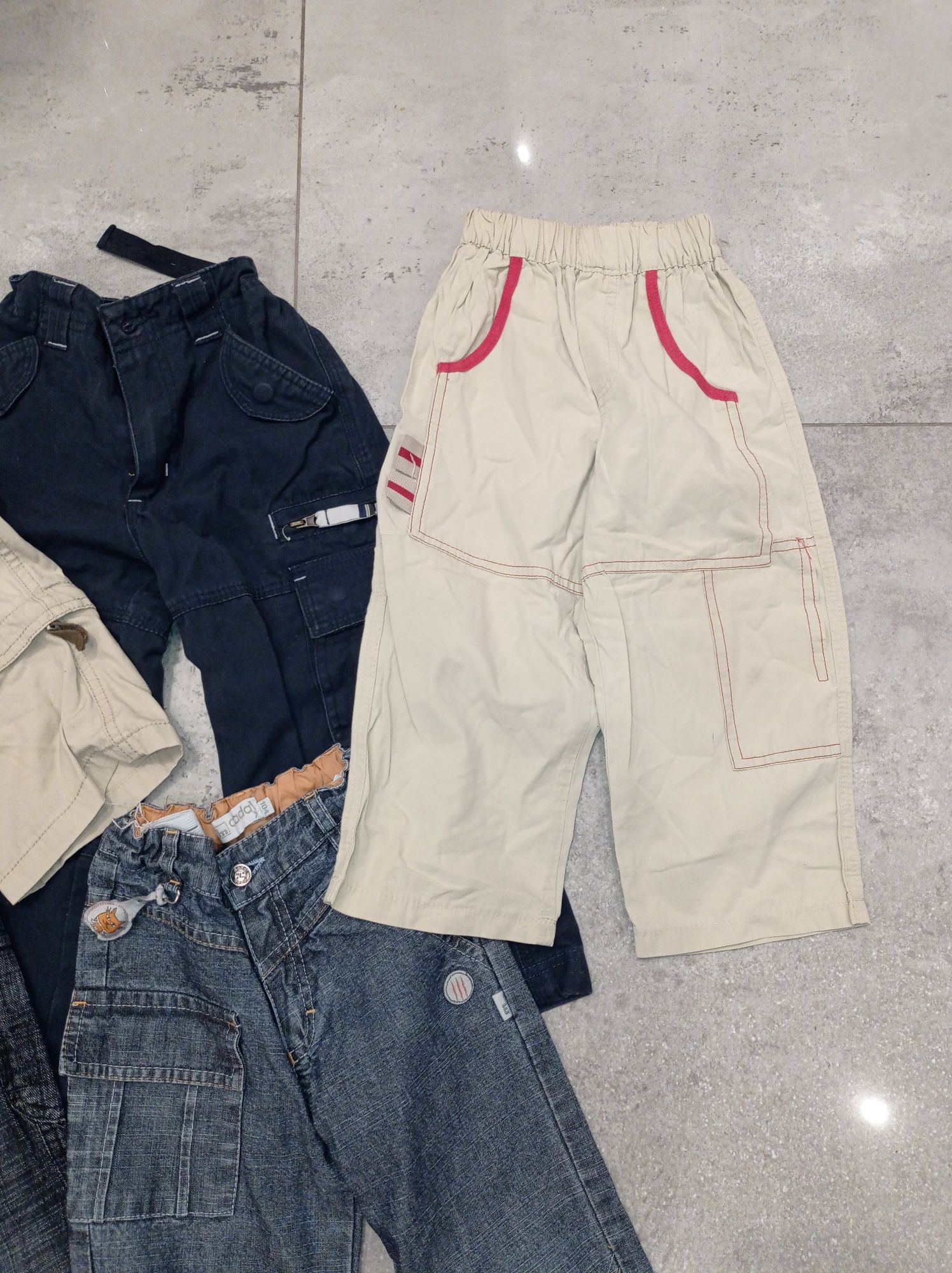 Zestaw 6 par  spodni dla chłopca 92/98/104 bojówki jeans b.dobry stan
