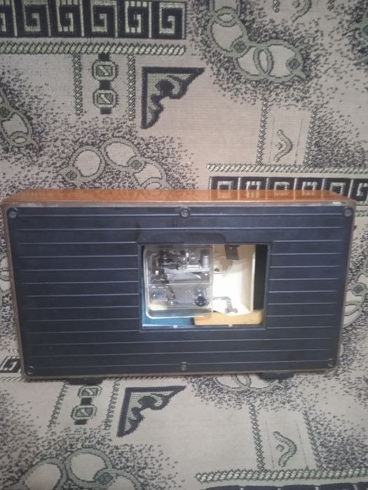 Часи Янтарь СССР кварц б/в