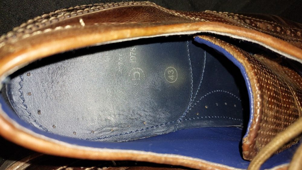 Pantofle.buty męskie eleganckie skóra 43 bugatti.