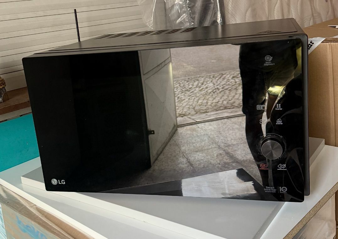 Micro-ondas LG NeoChef MH7265DPS