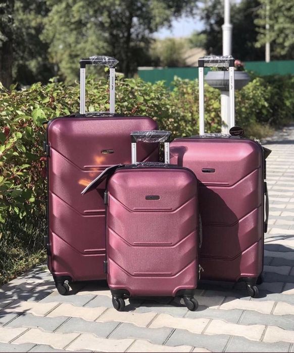 Чемодан валіза сумка Мала Середня велика на колесах дорожнаяПЛАСТИК