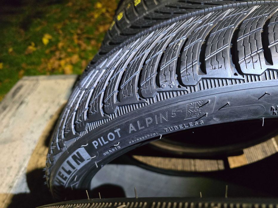 255/35/21 Michelin Alpin 5, kpl 22r. 6,8-7mm super para Demo
