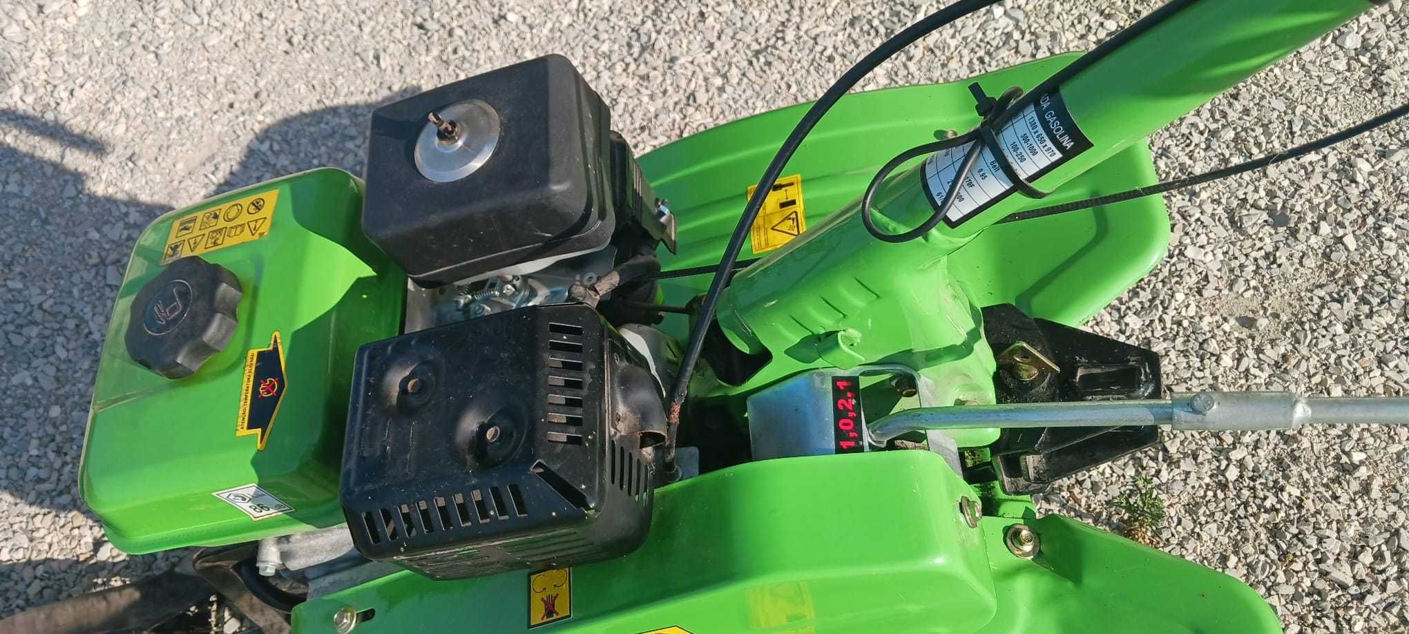 Vende-se motoenxada SAURIUM 210CC
