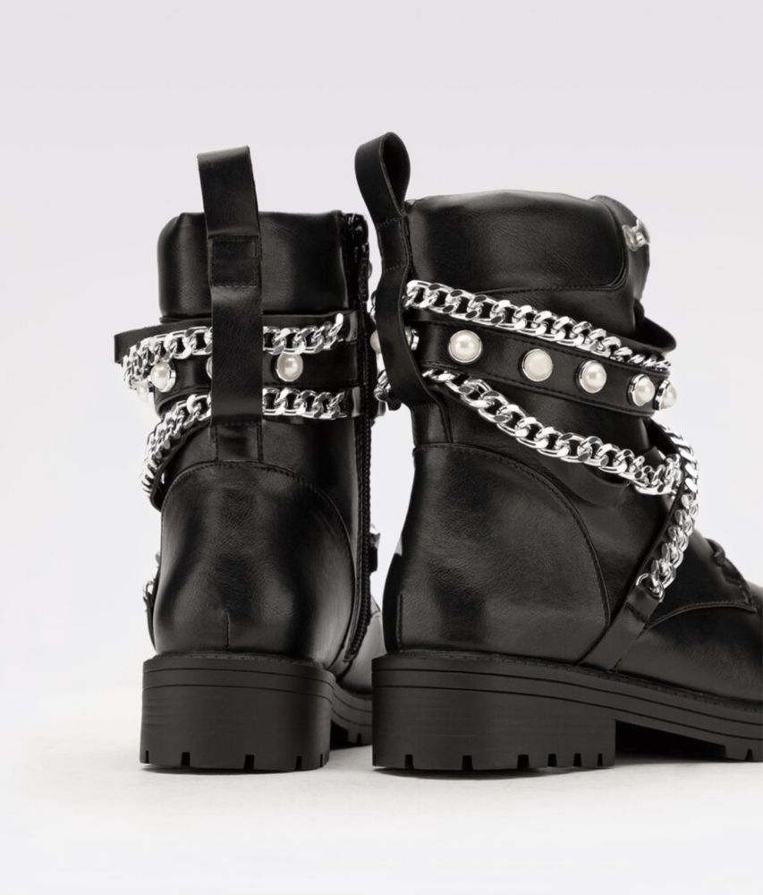 Buty nowe deezee botki trzewiki z łańcuszkami i perełkami perły 38